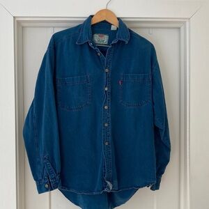 Vintage Levi’s oversized denim shirt